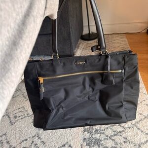 tumi tote bag